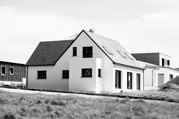 How Can Investors Navigate UK Property Financing Challenges?